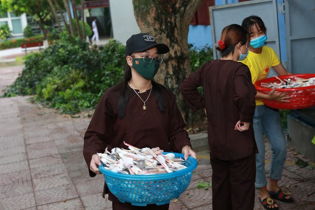 Charity of  Dong Cao pagoda